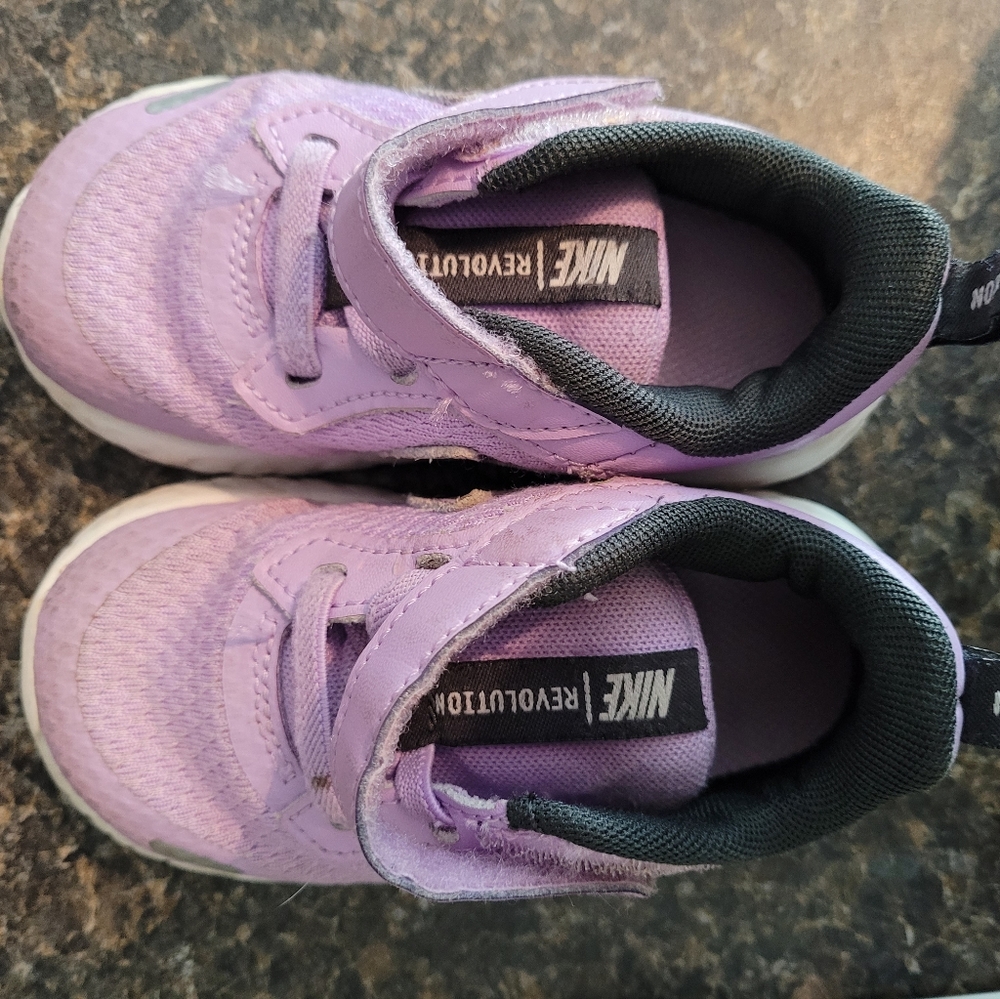 Nike Toddler Shoes Size 6 VGUC